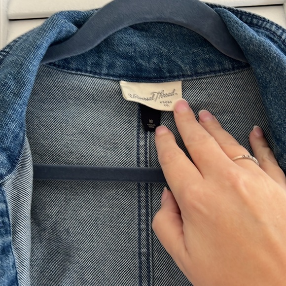 Universal Thread denim jacket - Picture 2 of 3